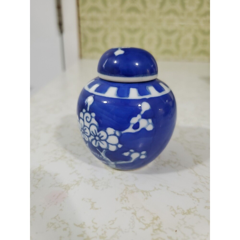 Mini Chinese Blue And White Ginger Jar Floral Design With Lid